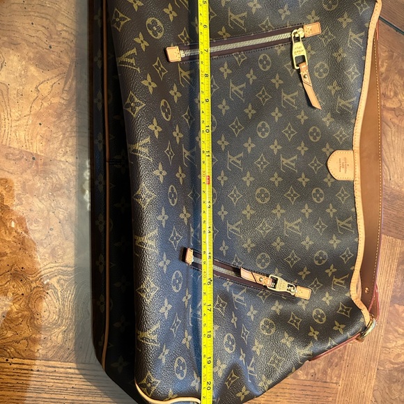 LV PURSE EXCEPTIONAL CONDITION - Picture 11 of 15